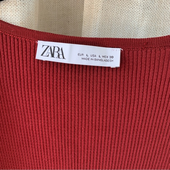 ZARA BURGUNDY CARDIGAN WITH GOLD CLASP - Picture 6 of 8